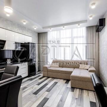 Саперне Поле вул., 3