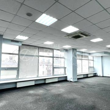 Велика Васильківська вул. (Червоноармійська), 102