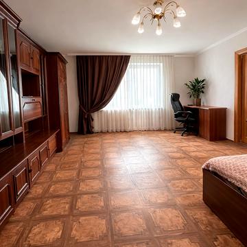 Молодіжна вул., 15/1