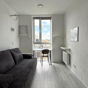 Нова Виноградна вул., 12