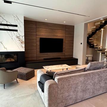 Михайла Грушевського вул., 25