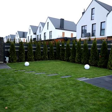 Михайла Грушевського вул., 25