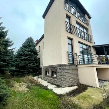 Інтузіастів, 19