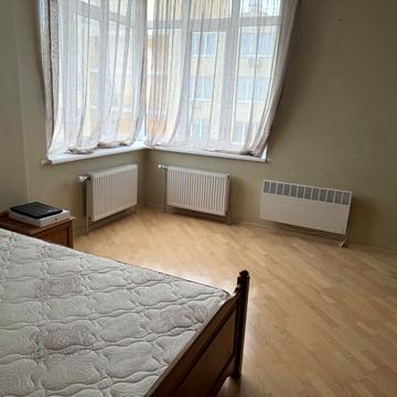 Ушинського вул., 14-Б