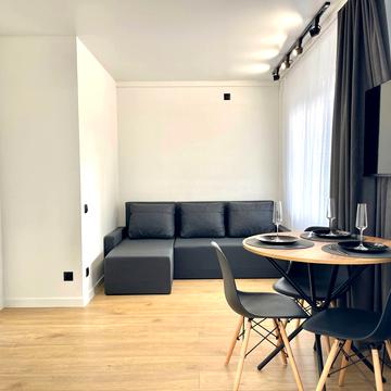 Братиславська вул., 18-Б