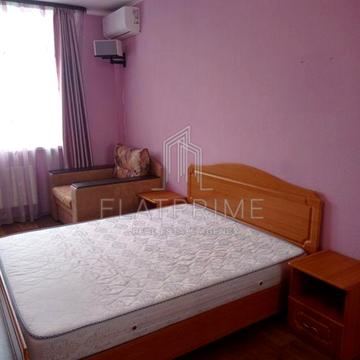 Воскресенська вул., 14-Б