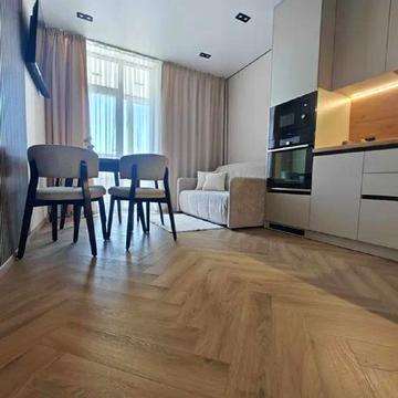 Павла Тичини вул., 13