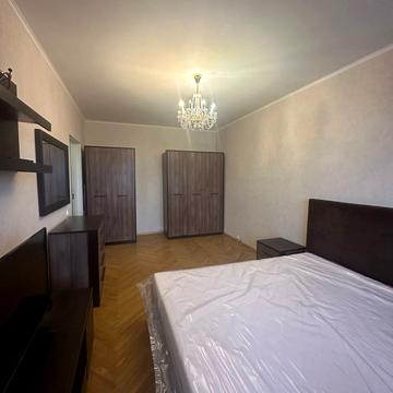 Озерна вул., 6