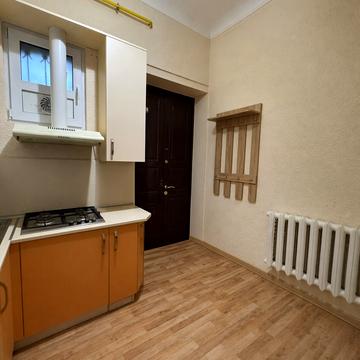 Соборна пл., 9