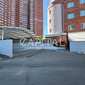 Анни Ахматової вул., 13-Д