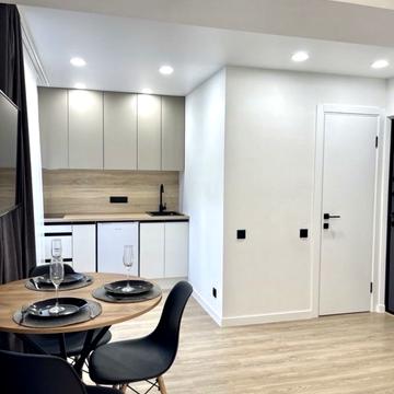 Ігоря Юхновського вул., 8