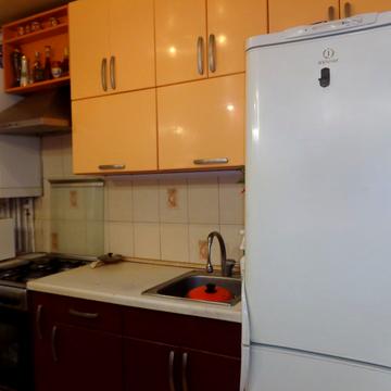 Менахем-Мендл Шнеєрсона вул. (Мініна), 13