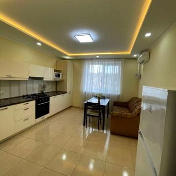 Набережна Перемоги вул., 62