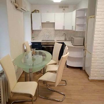 Роксоляни вул., 5