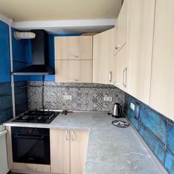 Юності вул., 9