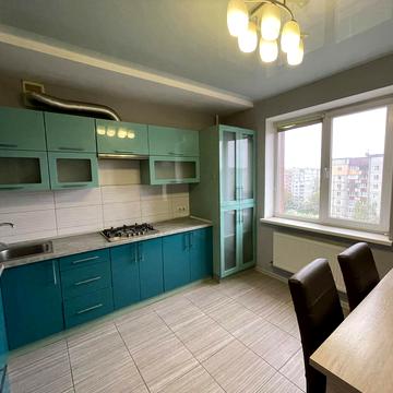 Володимира Івасюка вул., (Будинок)