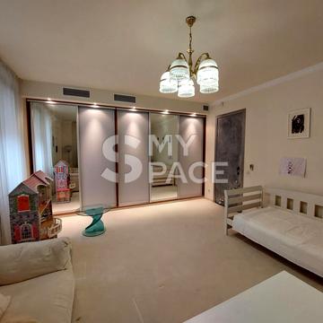 Дмитрівська вул., 17-А