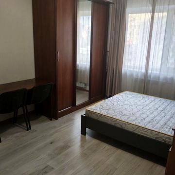 Анни Ахматової вул., 15