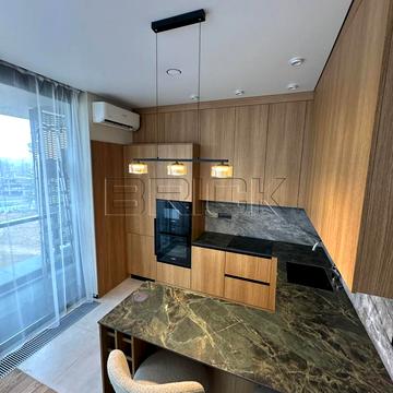 Ґарета Джонса вул. (Сімї Хохлових), 12-А