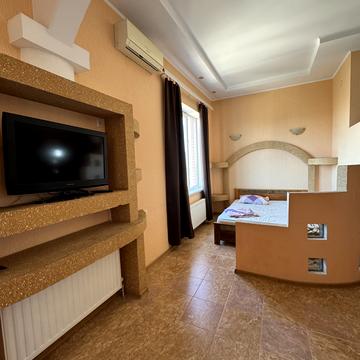 Базарна вул., 5/2