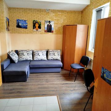 Василя Стуса вул., 14