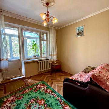 Івана Кавалерідзе вул. (), 8