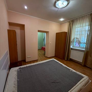 Личаківська вул. (), 6