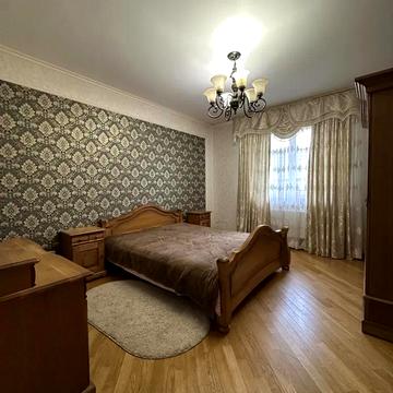 Івана-Теодозія Куровця вул. (Сергія Боткіна), 25