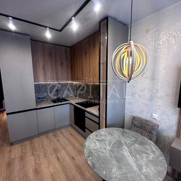 Причальна вул., 12