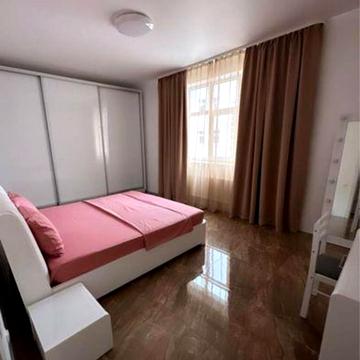 Саперне Поле вул., 12