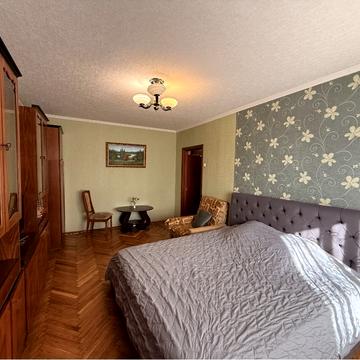 Ярослава Івашкевича вул., 5