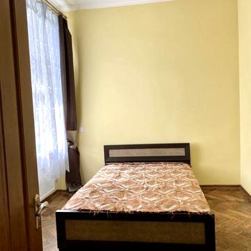 Промислова вул., 9