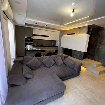 Тролейбусна вул., 5Г