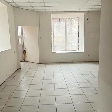 Ніжинська вул., 7