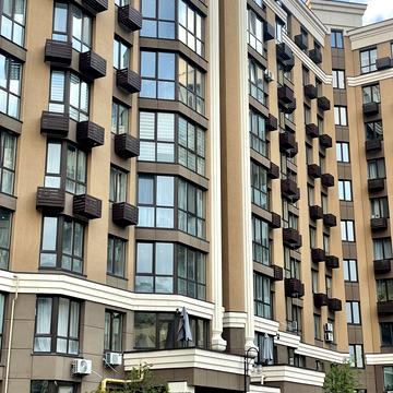 Молодіжна вул., 7