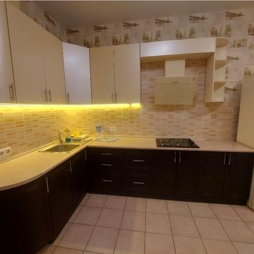 Перлинна вул., 1