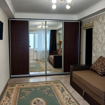 Зелена вул., 12