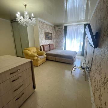 Таїрова вул., 6