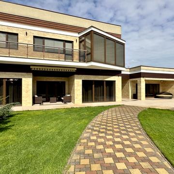 Острівна вул., 80