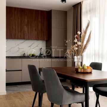 Предславинська вул., 42