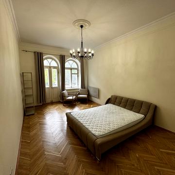 Іллінська вул., 20