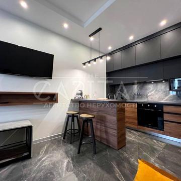 Зарічна вул., 4