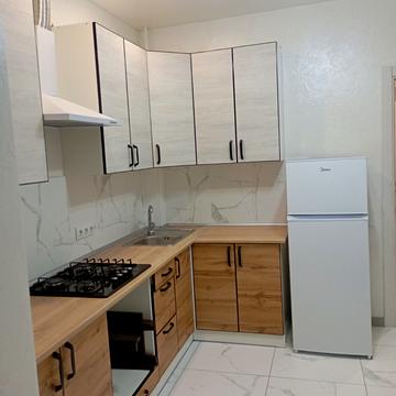 Яблунева вул., 2