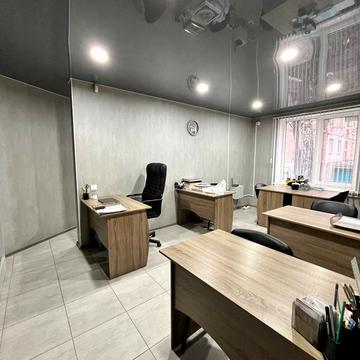 Нескорених вул., 21