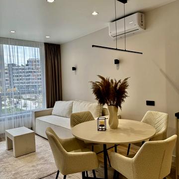 Героїв Майдану вул., 15