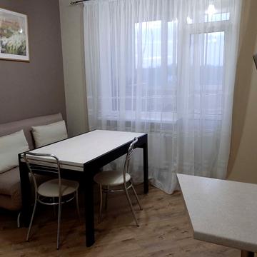 Ясинуватський пров., 10