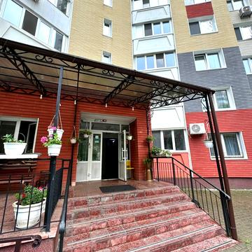 Юлії Здановської вул. (Ломоносова), 81-Б