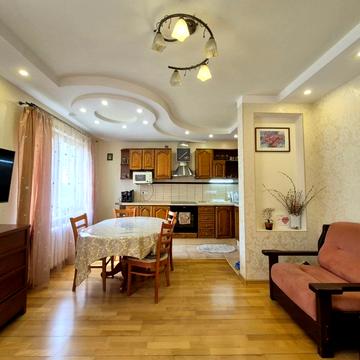 Машинобудівна вул., 21