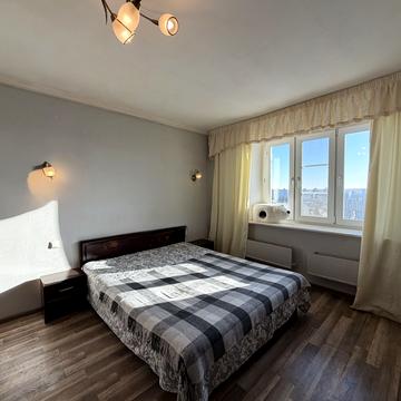 Леся Курбаса просп., 1-Б