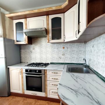 Прирічна вул., 1